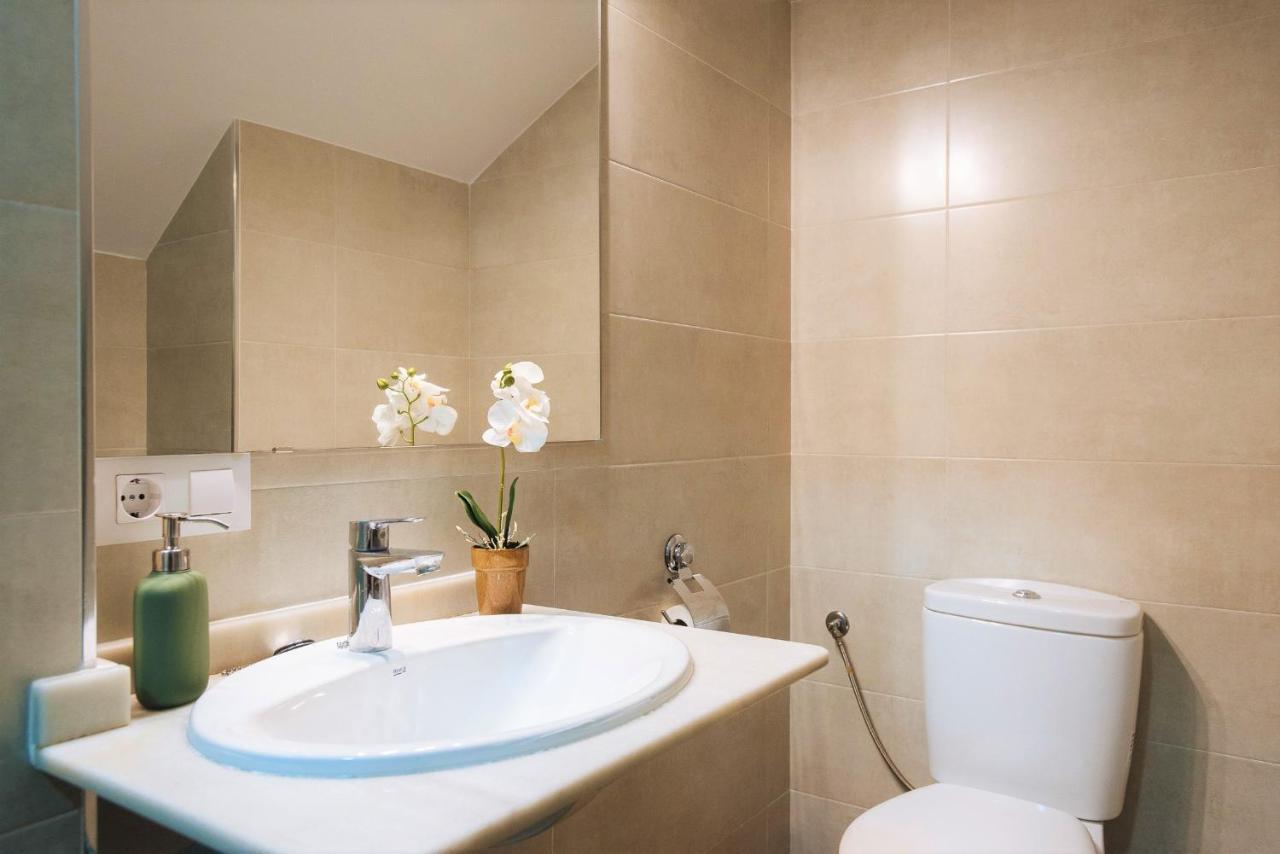 Hostly Rbh0 Modern Apartment Sevilla Exterior foto