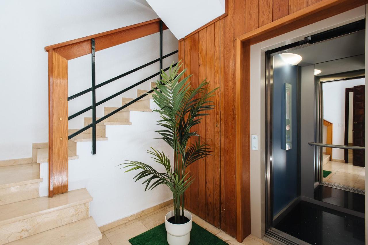 Hostly Rbh0 Modern Apartment Sevilla Exterior foto